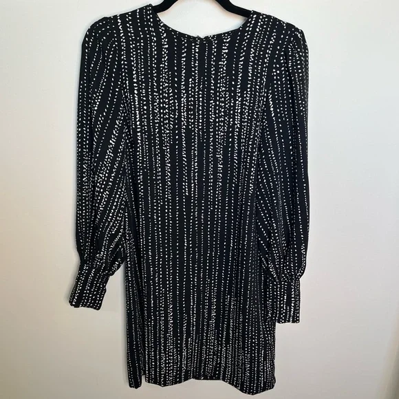 H&M Black and White Patterned Long Sleeve Dress size 4 - Picture 3 of 9